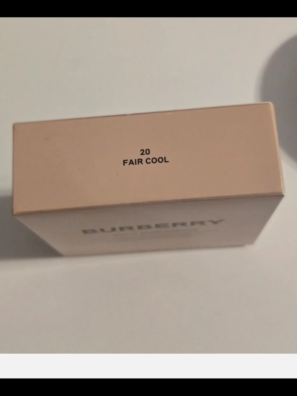 Burberry Matte Glow Cushion Luminous Hydrating Powder Compact Foundation NEW